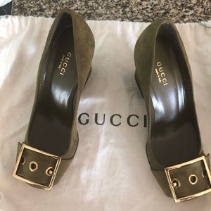 Gucci Kesha Suede pumps